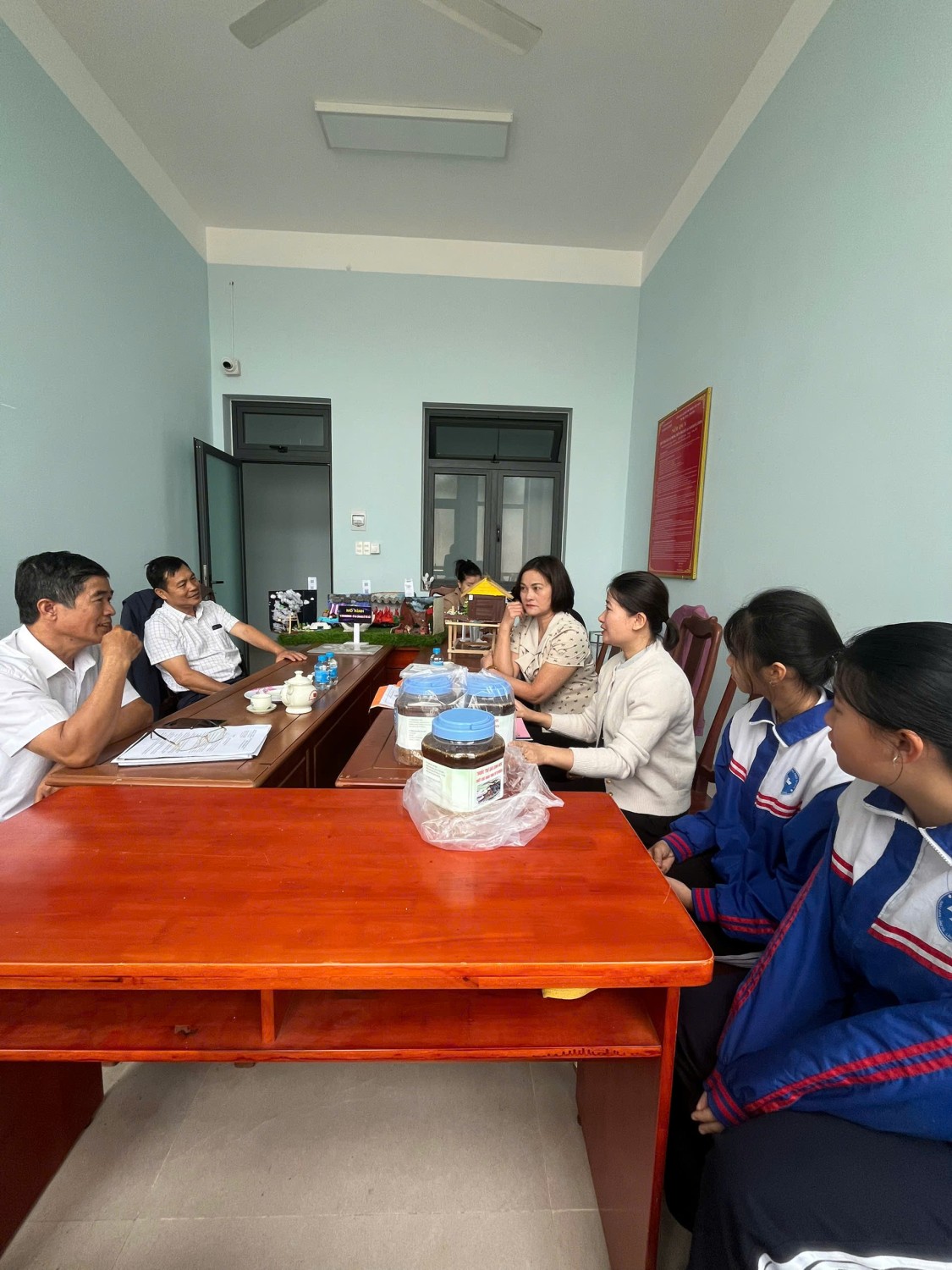 THAM DỰ BUỔI THẨM ĐỊNH CÁC DỰ ÁN THAM DỰ CUỘC THI KHOA HỌC – KĨ THUẬT CẤP THCS TẠI XÃ NAM BAN LÂM HÀ NĂM HỌC 2025–2026